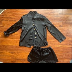 Black sateen set